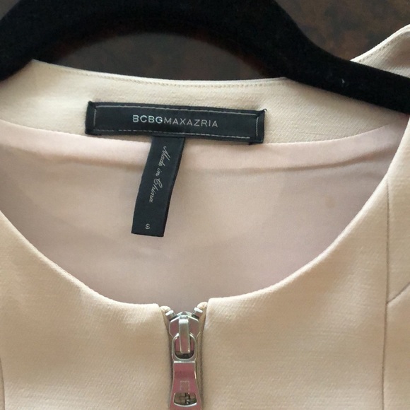 BCBGMAXAZRIA zip up top/vest - Picture 3 of 3